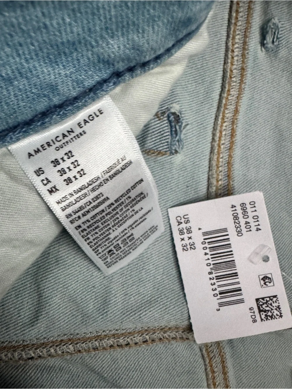 NWT-American Eagle Light Wash Denim Jeans Athletic Skinny Airflex+. 38/32